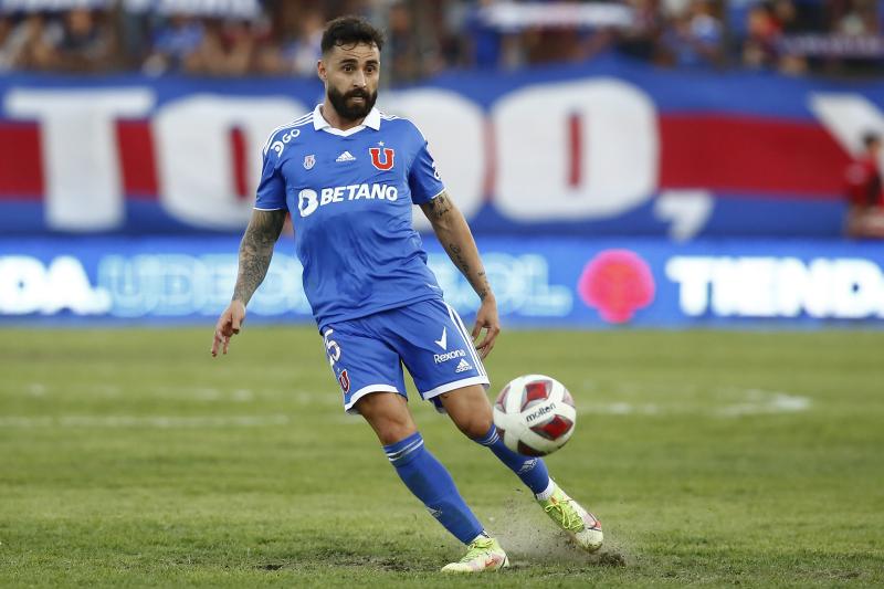 Luis Felipe Gallegos no ha vuelto a sumar minutos en la U desde la tercera fecha. / Photosport