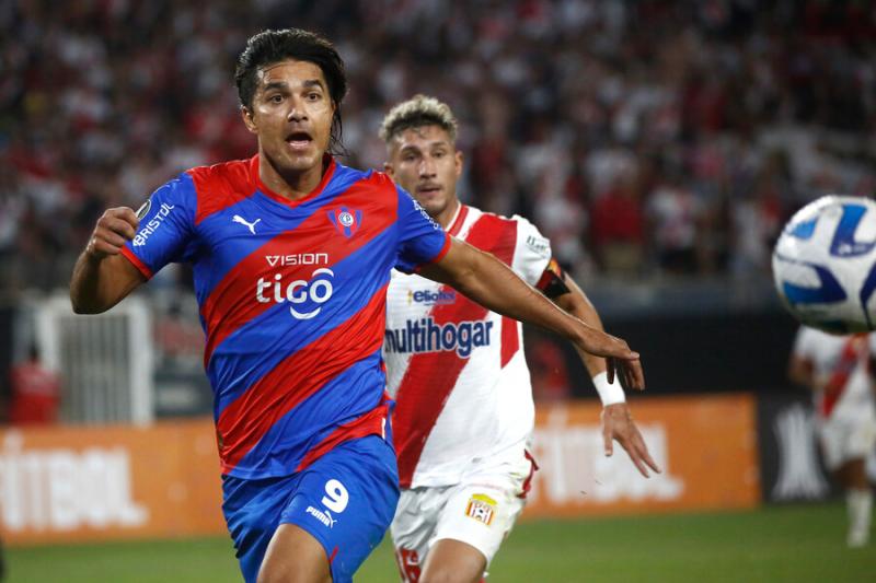 Marcelo Moreno Martins apareció en la órbita de Colo Colo. Crédito: Photosport.