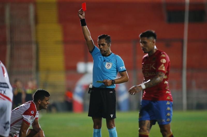 Deportes Copiapó terminó jugando con uno menos ante Unión Española - Photosport