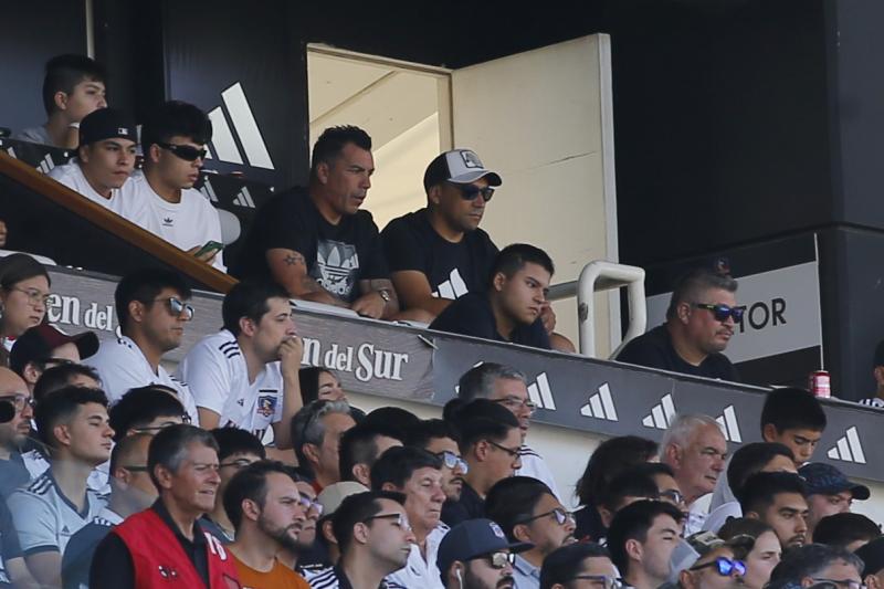 Esteban Paredes comenzó sus entrenamientos en Colo Colo - Photosport