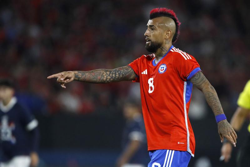 Arturo Vidal salió con todo a defender a Darío Osorio contra reconocido comentarista deportivo - Photosport