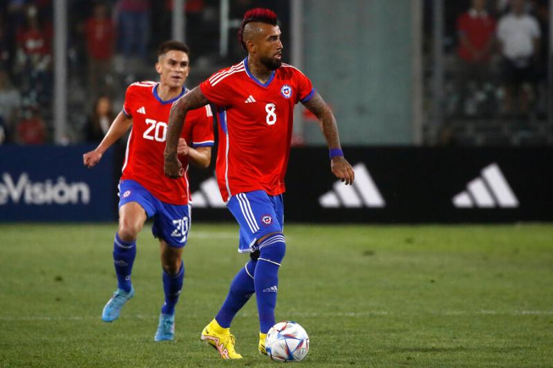 Arturo Vidal no tuvo un buen nivel en el amistoso entre la Roja y Paraguay. Crédito: Photosport.