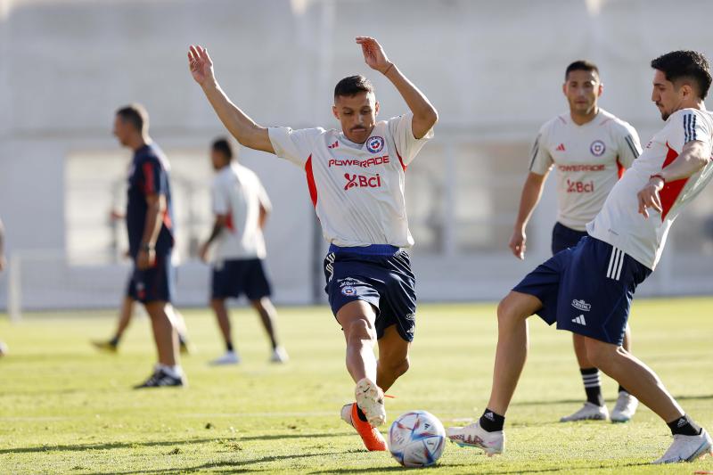 Alexis Sánchez prepara el duelo amistoso ante Paraguay - La Roja