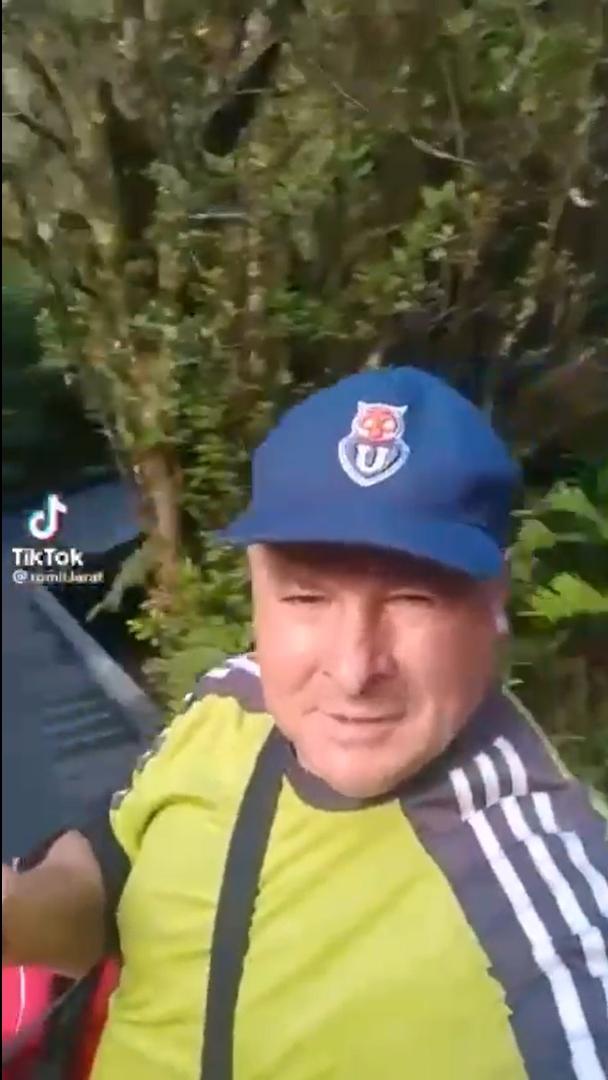 El hincha de U de Chile que se hizo viral con gracioso chascarro - Captura