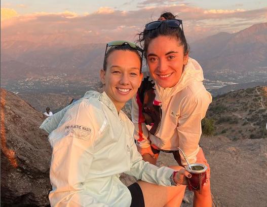 Tiane Endler junto a su esposa Sofía Orozco. (@tianeendler)