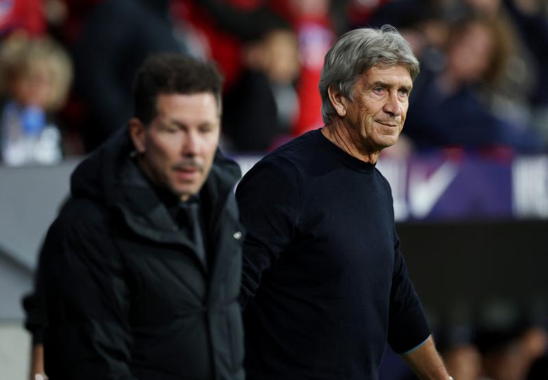 Manuel Pellegrini quiere que Real Betis renueve el contrato de Claudio Bravo. Crédito: Photosport.