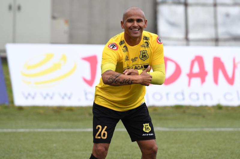 Humberto Suazo fue el héroe del triunfo de San Luis en Puerto Montt. Crédito: @@sanluis_qta.