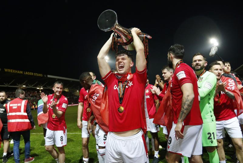 Los festejos del Wrexham de Ryan Reynolds y Rob McElhenney - Reuters