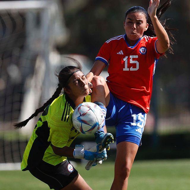 Camila Pavéz junto a la Roja Sub 23 en su último microciclo.