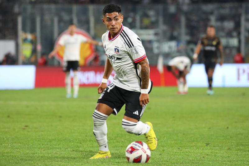 Ex representante de Jordhy Thompson liquidó al futbolista de Colo Colo. / Agencia Uno