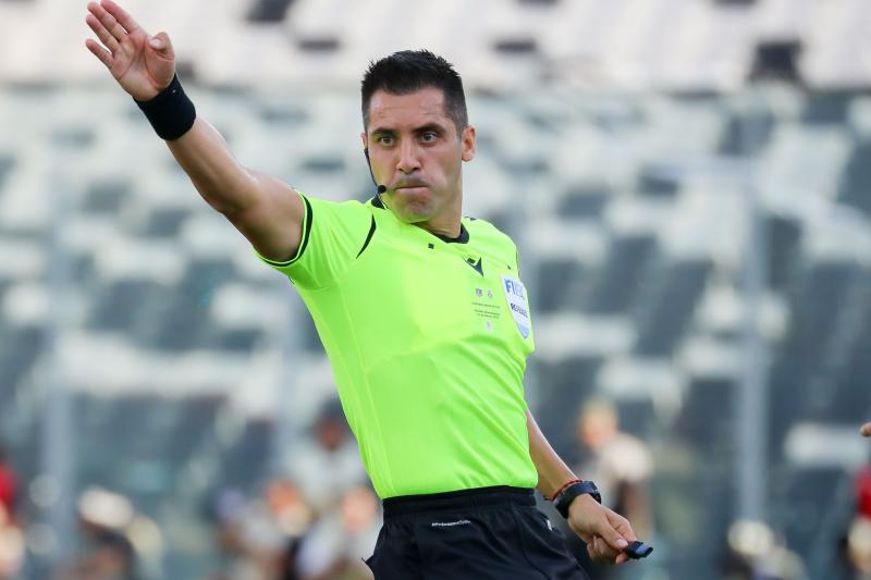 Cristian Garay dirigió el último Superclásico entre Colo Colo y la U. (Agencia Uno)