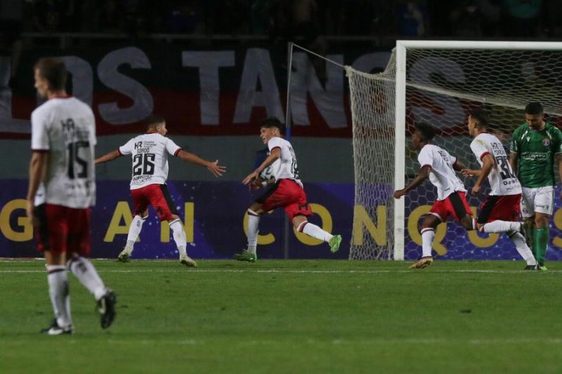 Audax Italiano cayó ante Newell's en su debut por la Copa Sudamericana 2023. Crédito: Agencia Uno.