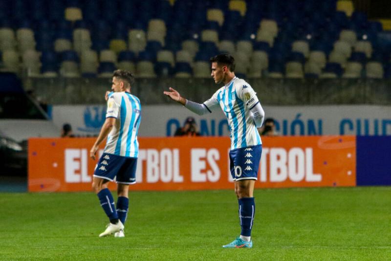Matías Rojas le anotó un golazo a Ñublense. Crédito: Agencia Uno.