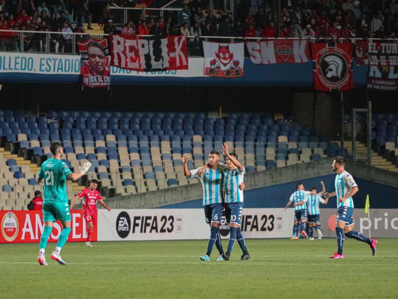 Racing no se arrugó para vencer a Ñublense en Concepción - Agencia Uno