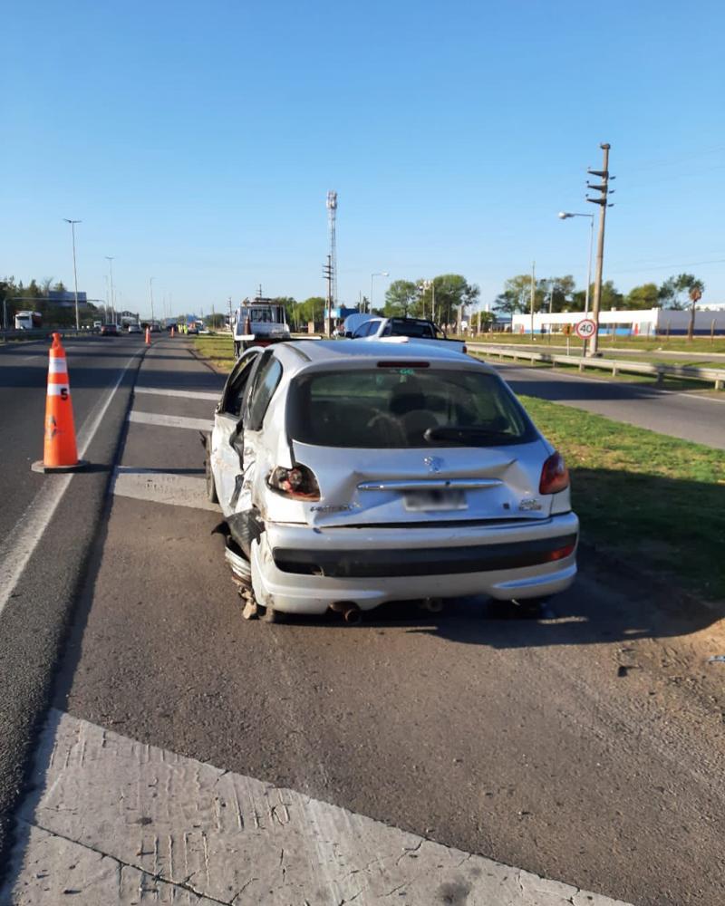 Así quedó el auto de Leandro Fernández, estrella de U de Chile - Reproducción