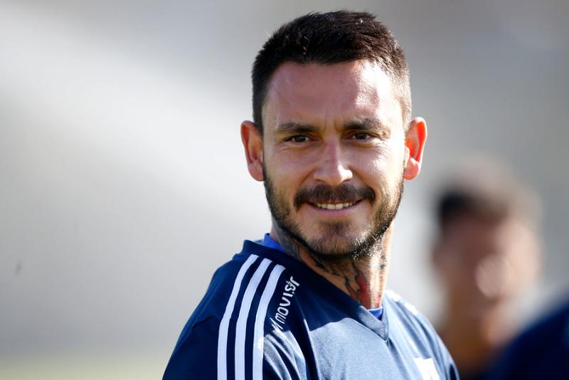 Mauricio Pinilla presentó públicamente a Gala Caldirola como su nueva pareja. Imagen: Photosport.