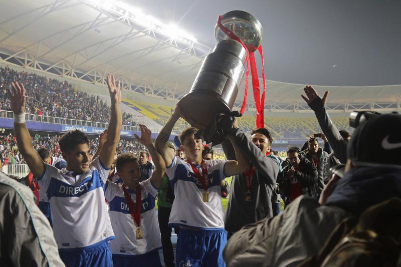 La UC sólo ganó un Clásico Universitario en Concepción ante la U, el único partido oficial - Photosport