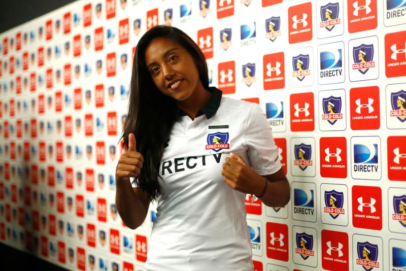 Daniela Seguel es una reconocida fanática de Colo Colo. Imagen: Photosport.