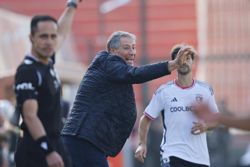 Ariel Holan analizó el empate de la UC ante Colo Colo. / Photosport