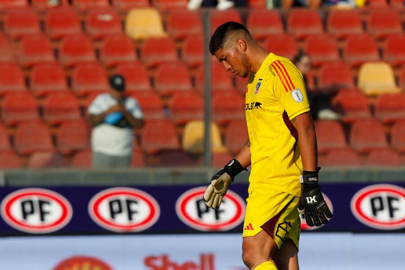 Brayan Cortés fue sancionado por Gustavo Quinteros en Colo Colo. Crédito: Photosport.