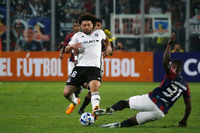 Maxi Falcón brilló en el triunfo de Colo Colo sobre Monagas en la Copa Libertadores 2023. Crédito: Photosport.