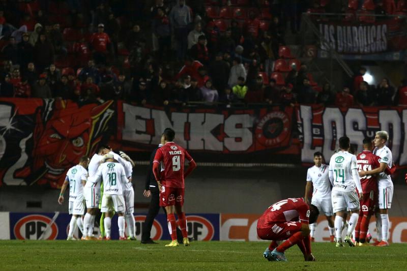Ñublense no la pasa bien a nivel nacional e internacional. Imagen: Photosport.