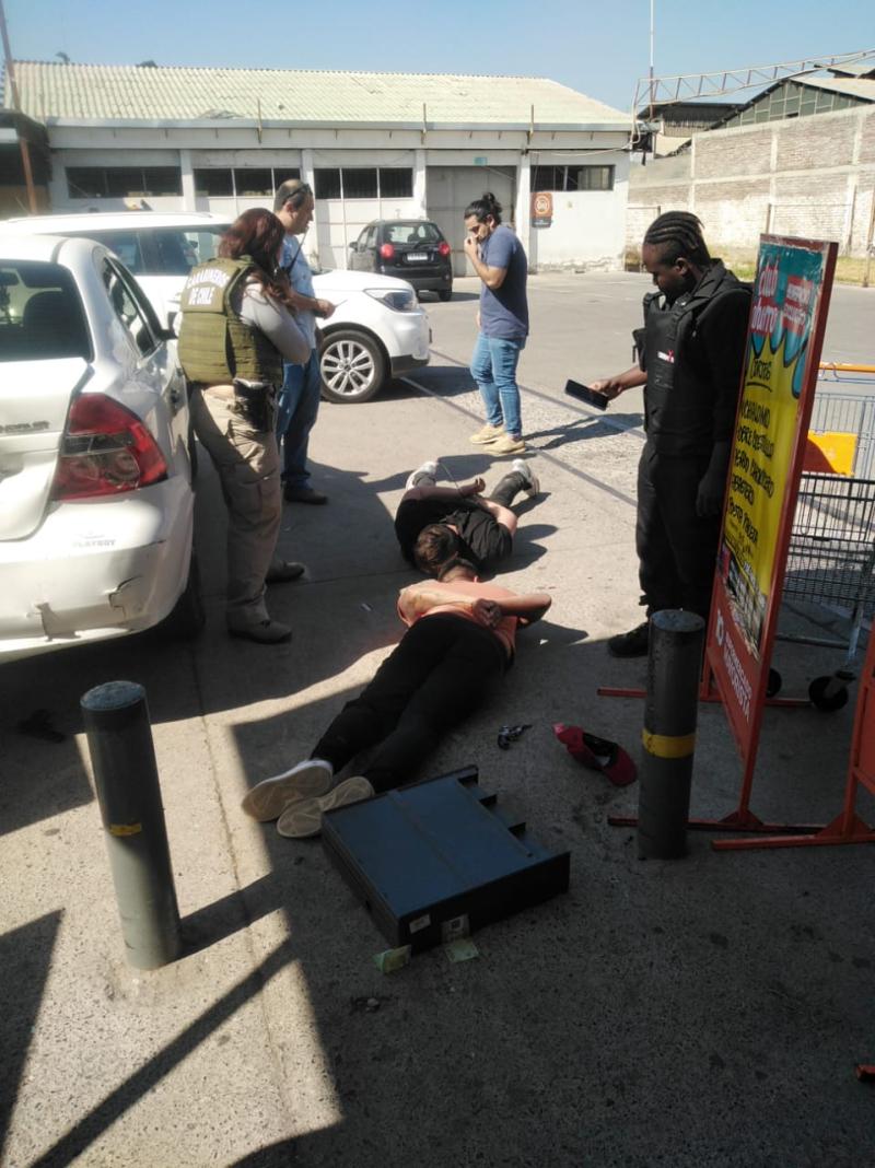 Cedidas a T13 - Detención en Estación Central.