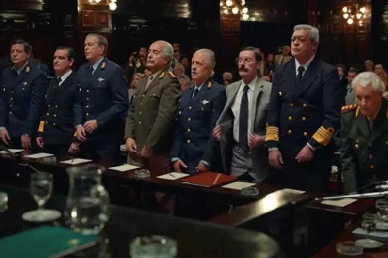 Juan Carlos Ihler interpretó a Leopoldo Fortunato Galtieri en la película Argentina, 1985. / Foto: Captura