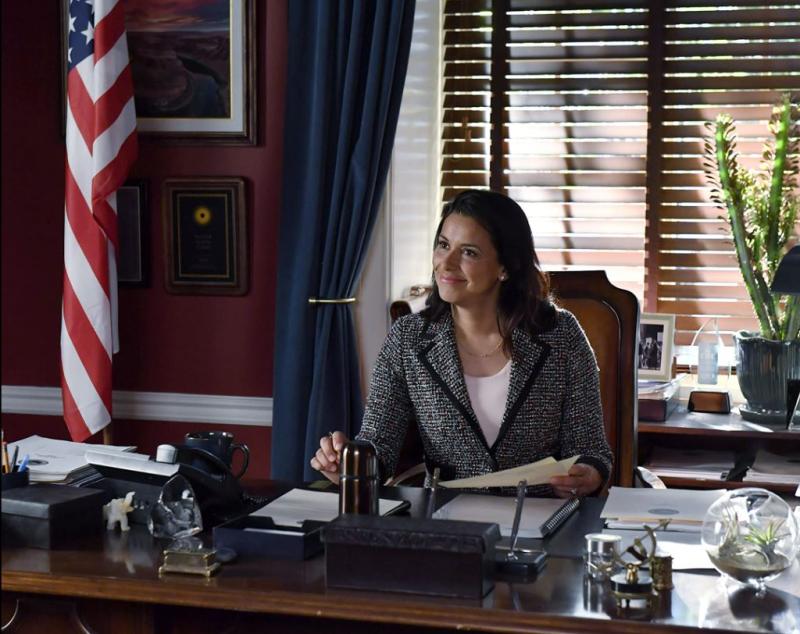 IMDB - Alexandra Castillo en "Designated Survivor"