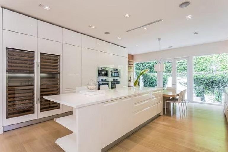 Douglas Elliman Regions - Mansión de Shakira en Miami