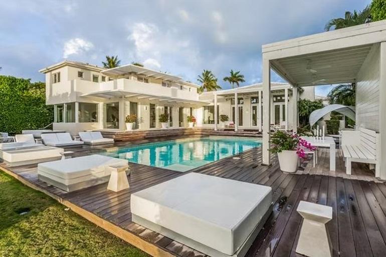 Douglas Elliman Regions - Mansión de Shakira en Miami