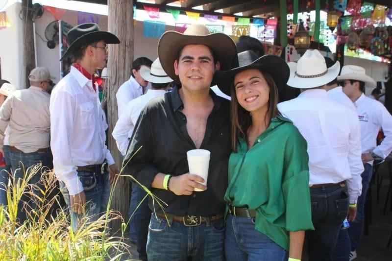 Instagram @soyedgar83