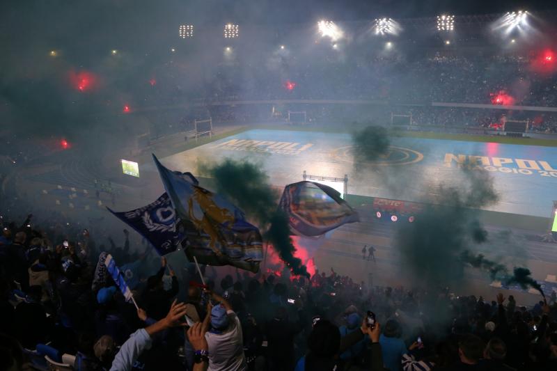 AFP - Hinchas en el Estadio Diego Armando Maradon