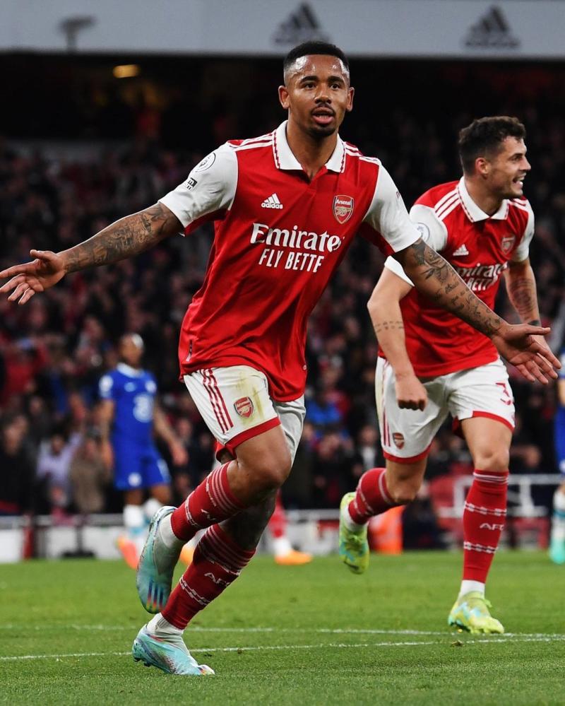 Arsenal le da un baile a Chelsea y vuelve por un ratito a la cima de la ...