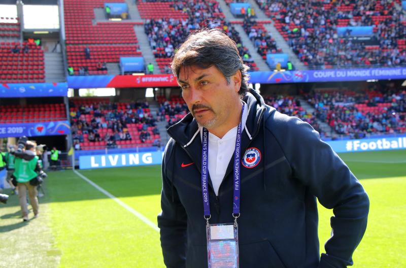 José Letelier podría asumir como DT de Colo Colo tras su exitoso paso por la Roja.