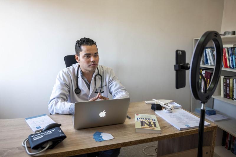 Agencia Uno - Consulta por telemedicina ante alta circulación de virus respiratorios