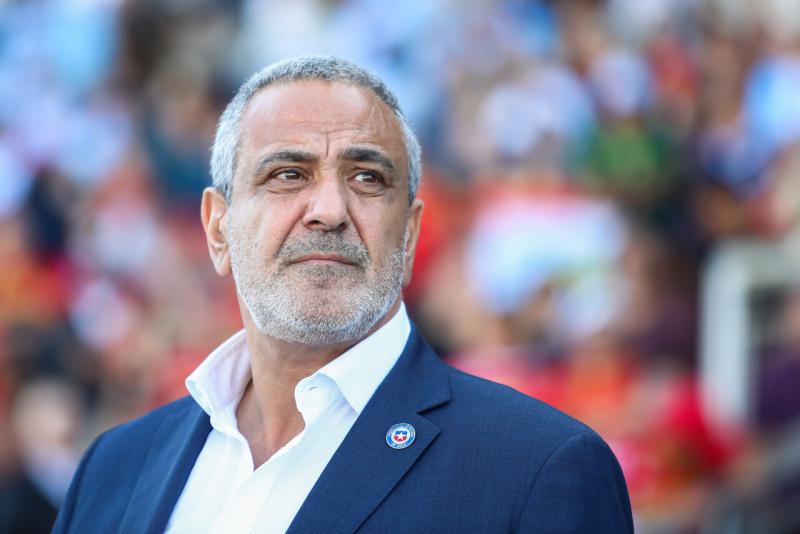 Los hinchas de la Roja perdieron la paciencia con Pablo Milad. Crédito: Agencia Uno