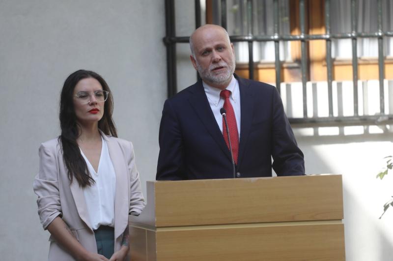 Agencia Uno - Camila Vallejo y Álvaro Elizalde