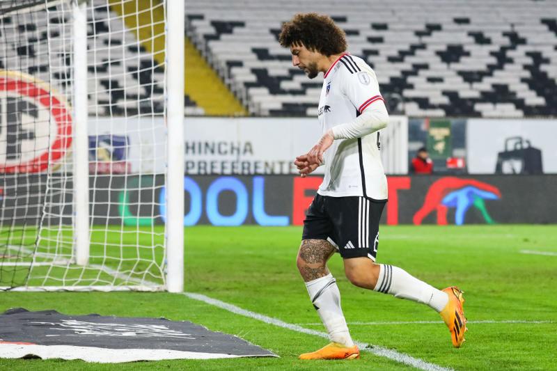 Maximiliano Falcón fue expulsado en la derrota de Colo Colo vs Curicó Unido. (Agencia Uno)