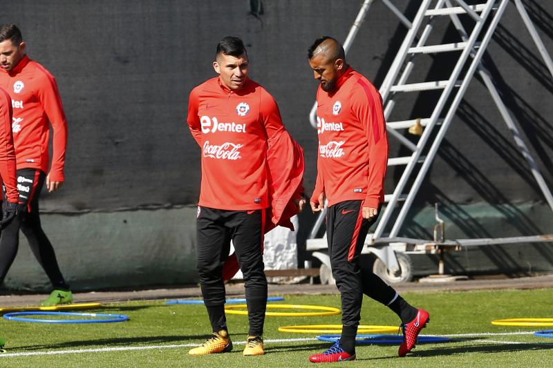 Marco Antonio Figueroa jubiló a Arturo Vidal y Gary Medel en la Roja. (Agencia Uno)