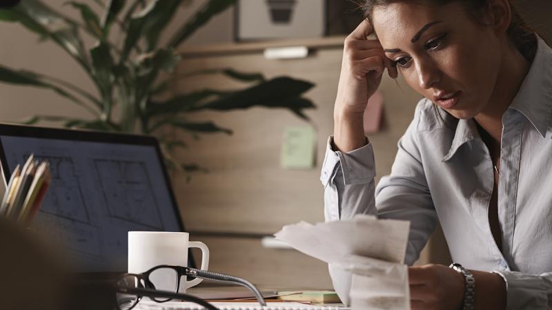 Total Abogados - En Chile el 57% de los hogares tiene deudas: ¿Qué hacer cuándo no puedo pagar las cuotas de un crédito?