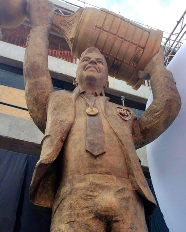 La estatua de Marcelo Gallardo fue comentada por un llamativo detalle. / Foto: Twitter