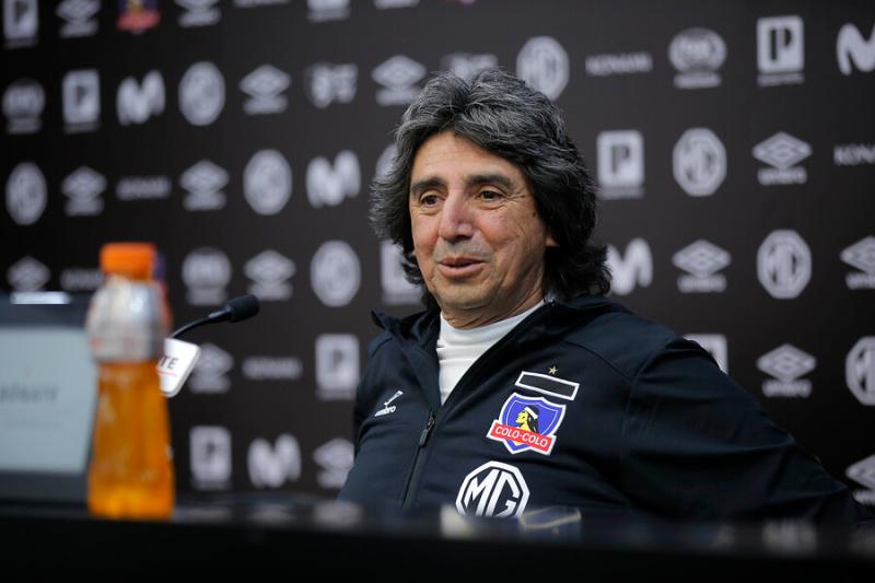 El histórico de Colo Colo, Lizardo Garrido, sigue peleando contra el cáncer. Crédito: Photosport.