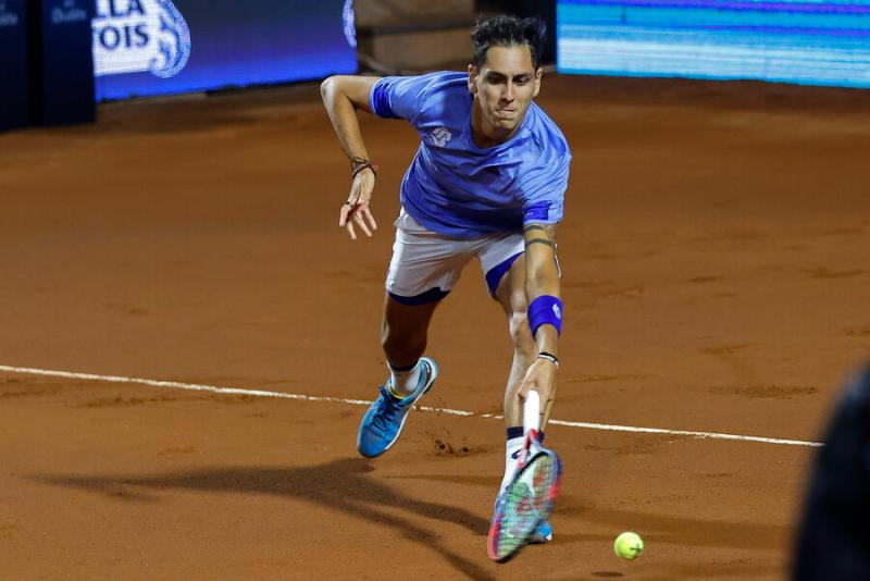 Alejandro Tabilo derrotó a Borna Gojo en la segunda ronda de la qualy de Roland Garros 2023. Crédito: Photosport.