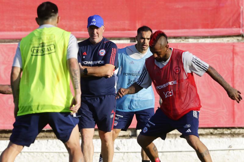 Jugadores de la Roja entrenando en Juan Pinto Durán.