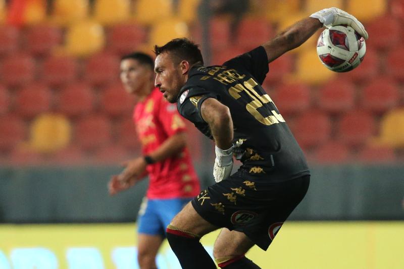 Sebastián Pérez fue la figura de Unión Española ante Cobresal. / Photosport