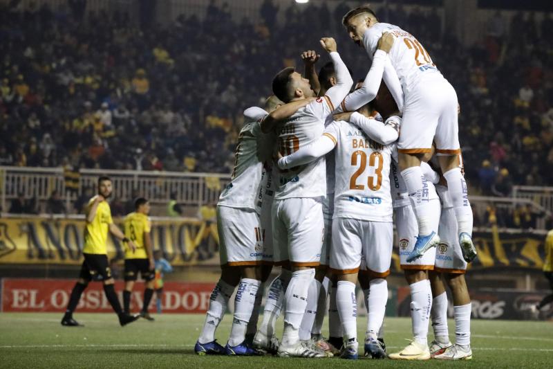 Cobreloa se puso en ventaja, pero no pudo mantenerla para llegar al liderato de la Primera B - Photosport