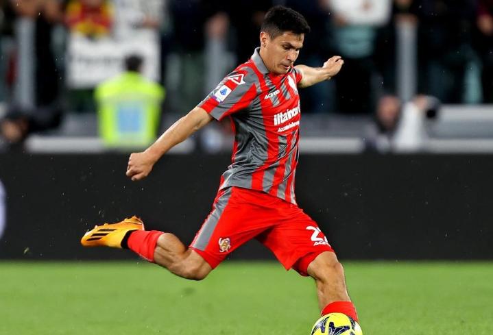 Pablo Galdames quedó al borde del descenso tras caer ante el Bologna de Gary Medel. (Instagram)