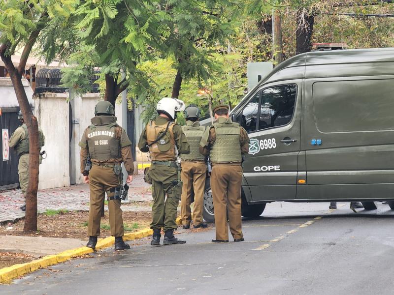 T13 - Operativo por artefacto explosivo en Providencia