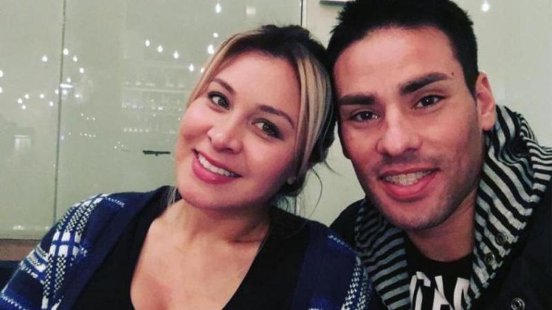 Claudio Valdivia junto a Sabrina Sosa